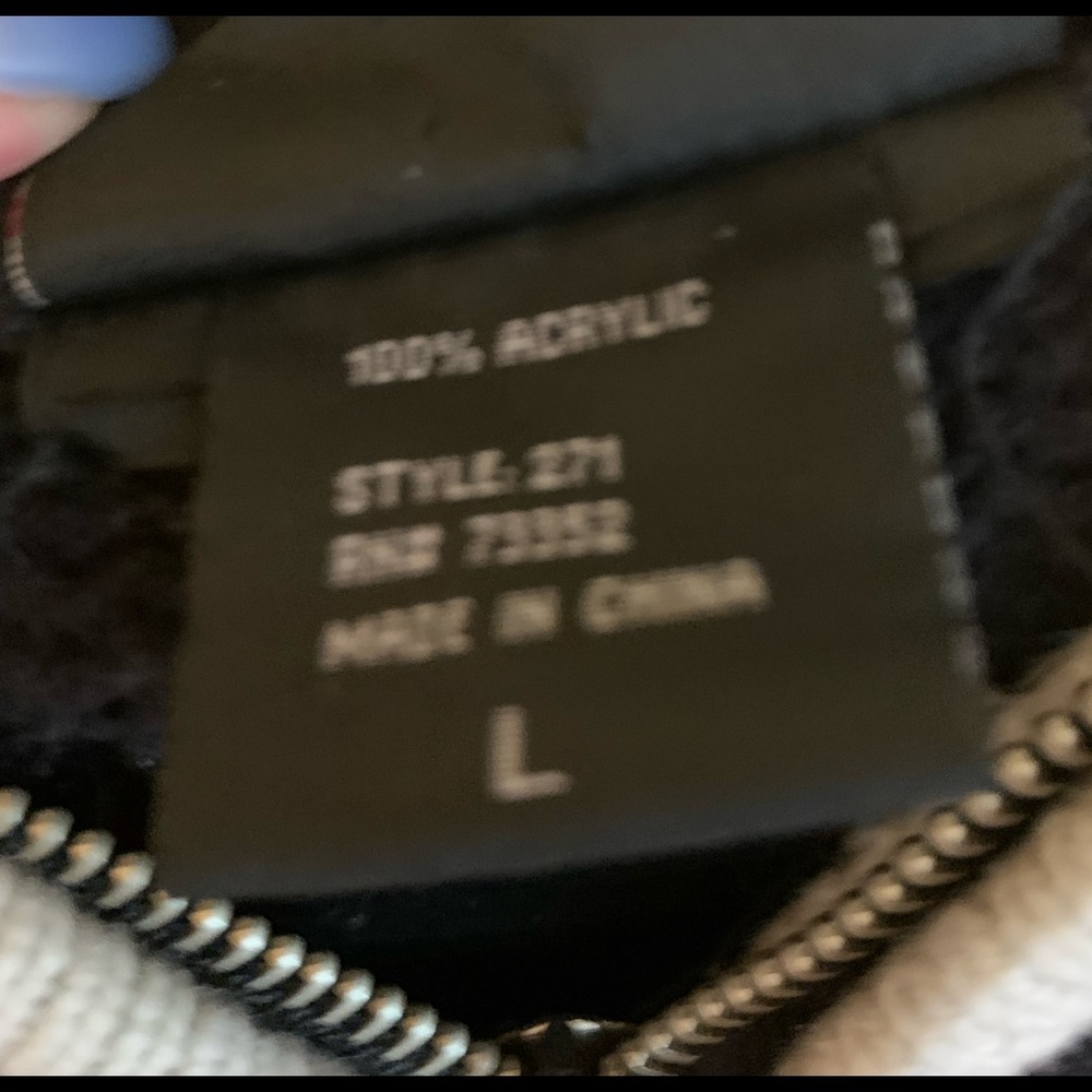 Zip Front Sweater Hoodie w/Snowflakes & PomPom Details - Picture 4 of 5
